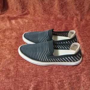Ugg Slip on Sneaker